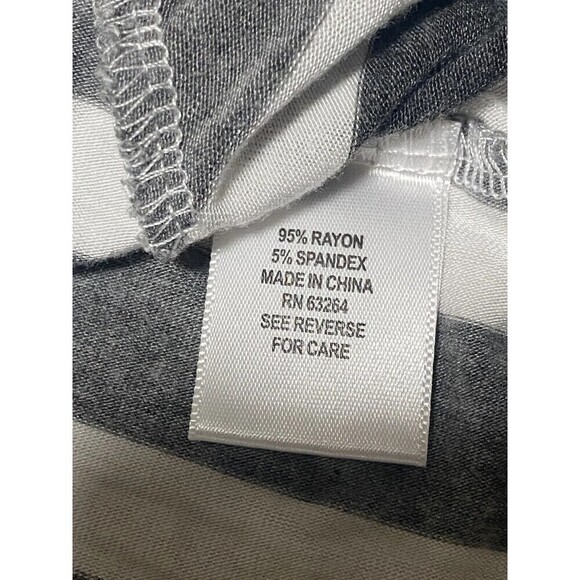 DB Sunday Shirt Top Womens Medium Striped 3/4 Sleeve High Low Stretch Scoop - Picture 4 of 7